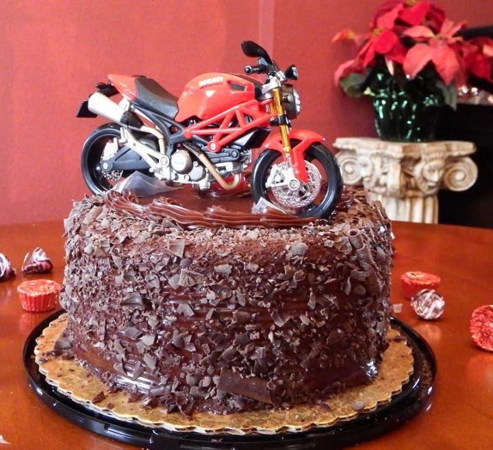 ducatibday2016.jpg.e5f30fa872719bdf15963a9989f5052e.jpg